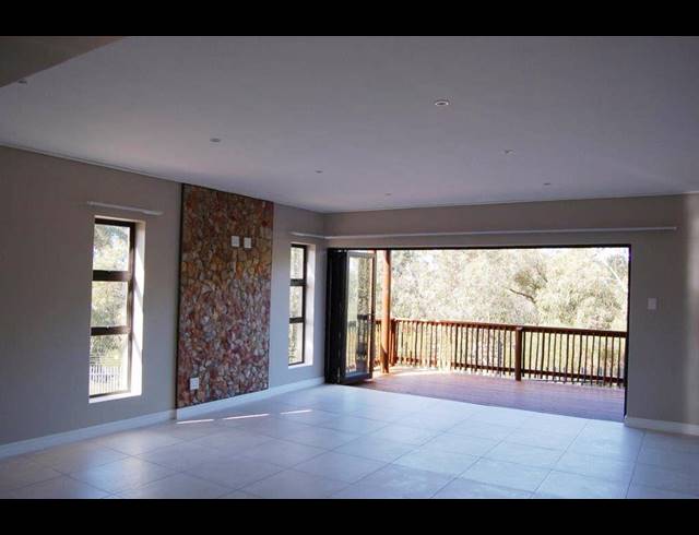 3 BEDROOM APARTMENT RENTED IN SUMMERSTRAND